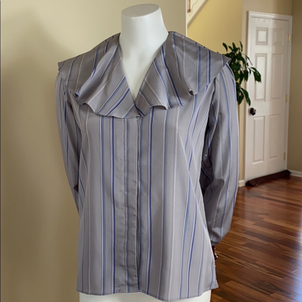 Stuart Lang Gray blouse with wide collar Size 5/6